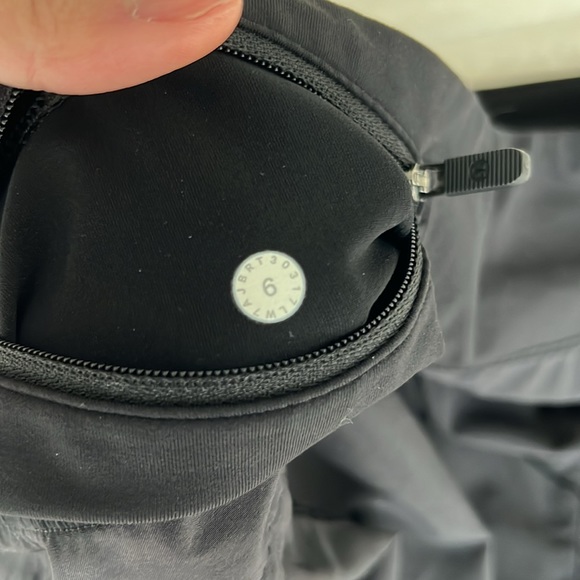 Lululemon Run Times Short Size 6 - Picture 6 of 6